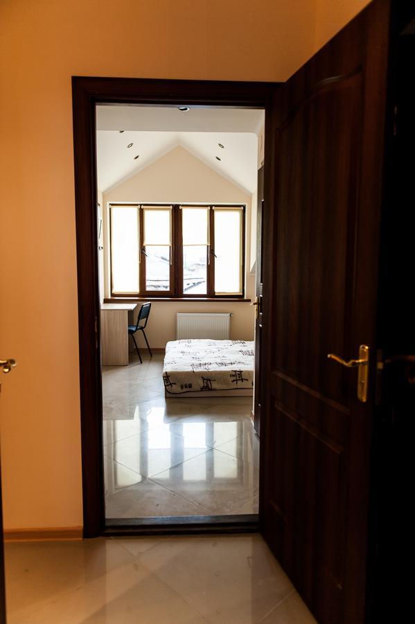 Minihotel Freedom Лвив Екстериор снимка